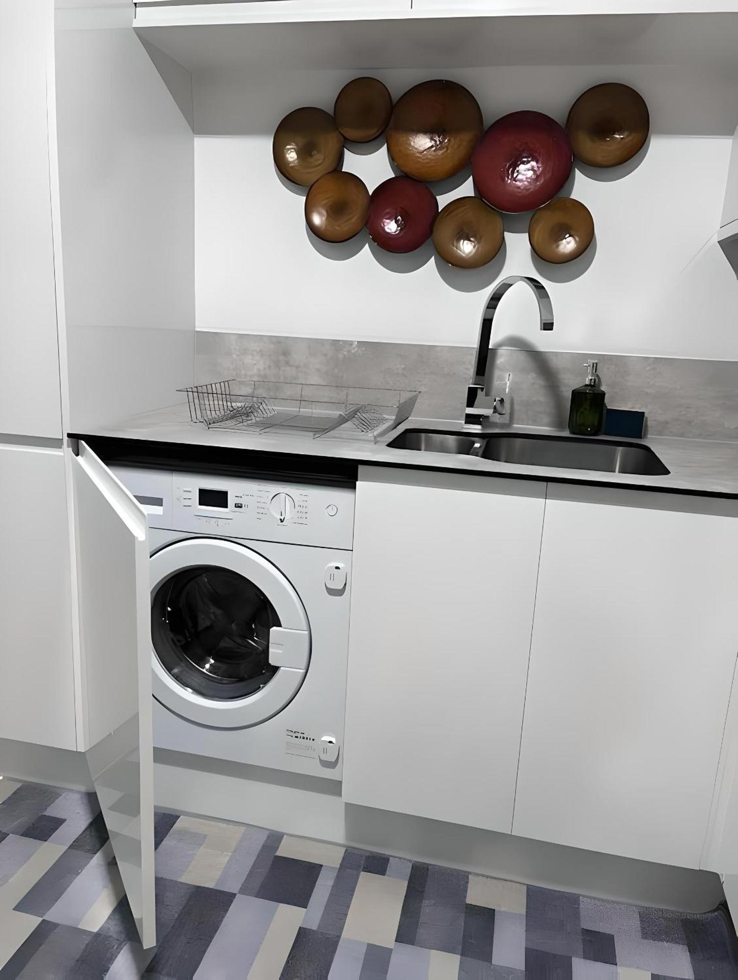 Bloom Court -sleeps 4-free Parking With Workstation & High-speed Wifi Apartamento *