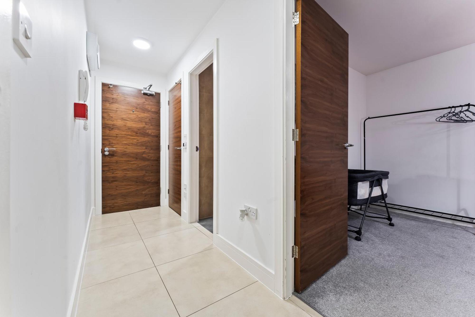 Bloom Court -sleeps 4-free Parking With Workstation & High-speed Wifi Birmingam